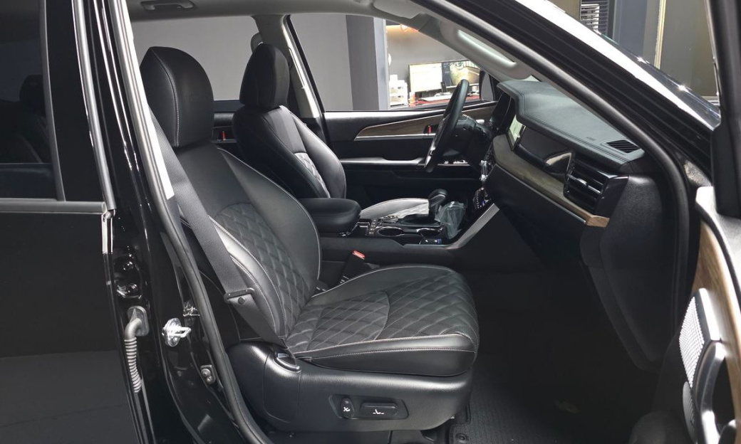 Kia Mohave Diesel 3.0 4WD 6-Seater, 2024