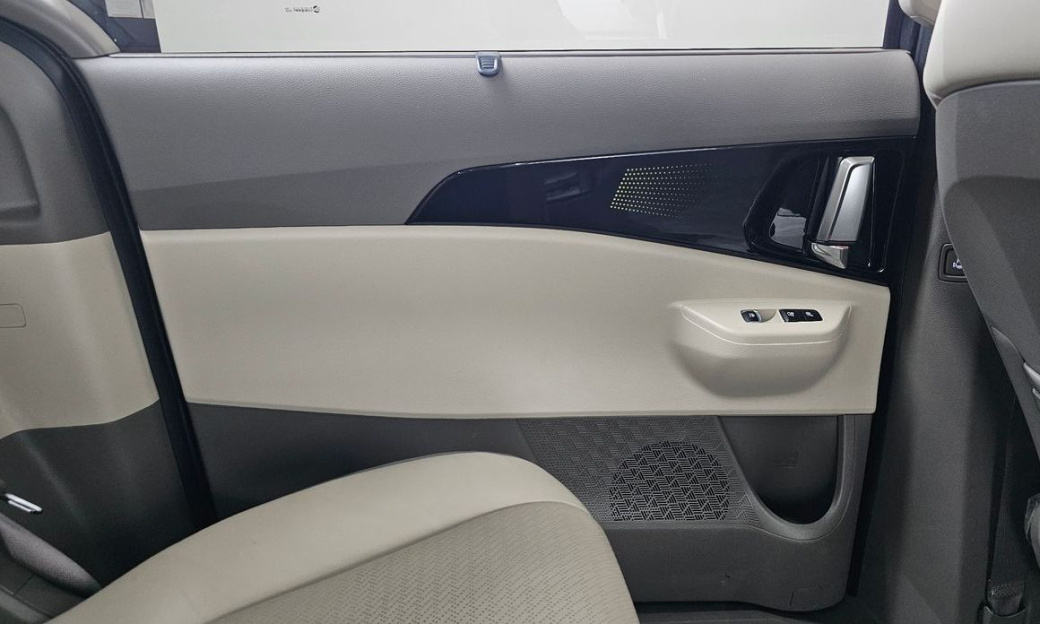 Kia Carnival 7-Seater Signature, 2024