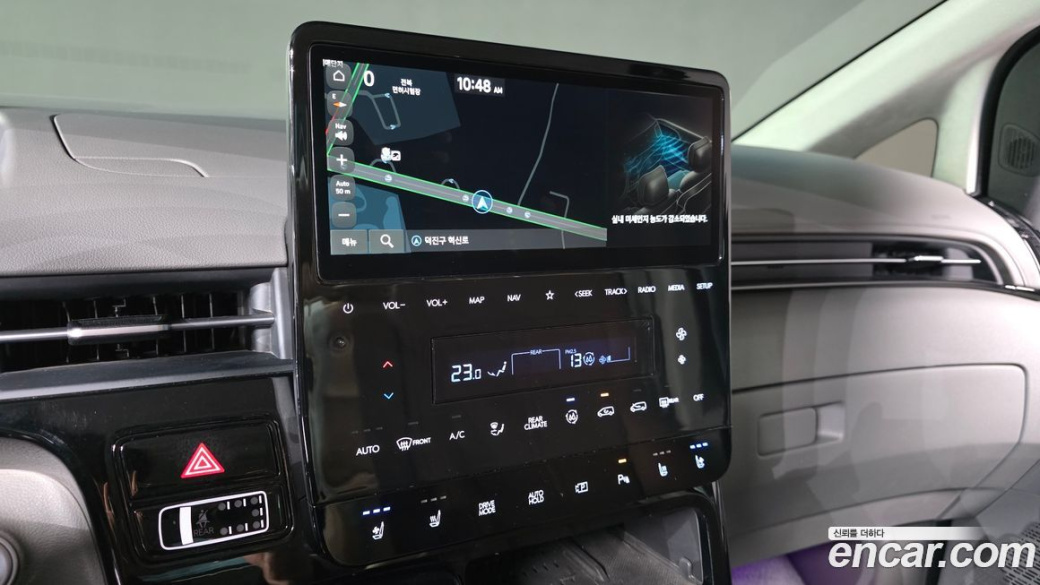 Hyundai Staria Lounge 9-Seater, 2023