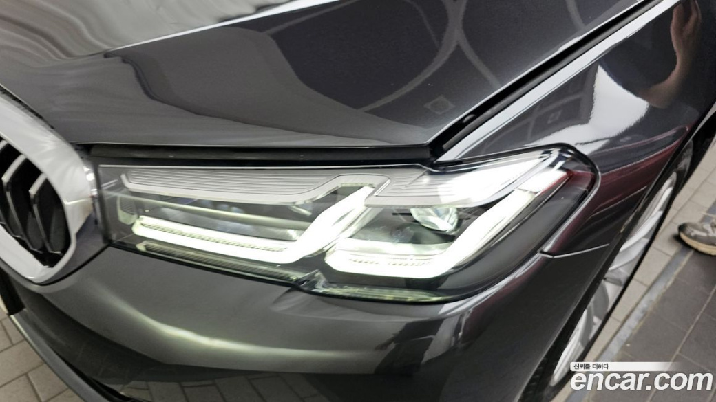 BMW 5-Series 520i Luxury, 2022
