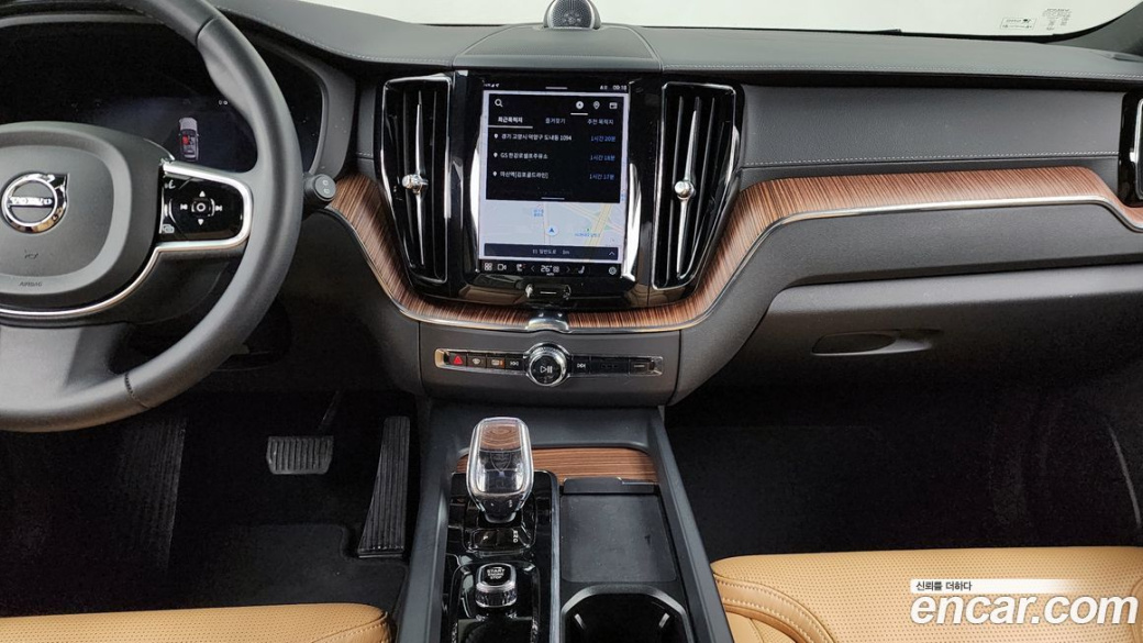Volvo XC60 B5 Ultimate Bright, 2024