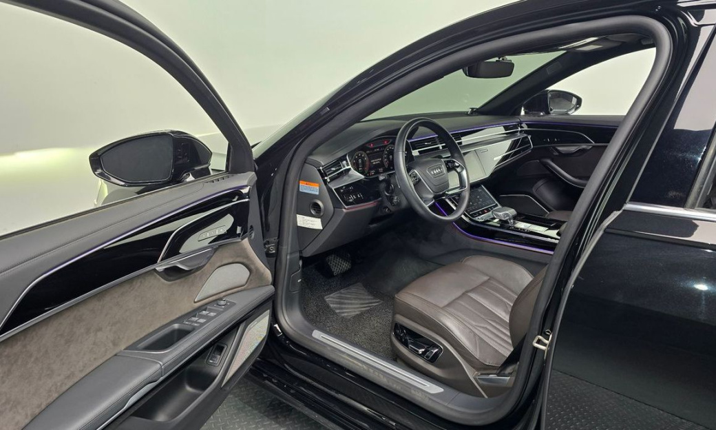 Audi A8 55 TFSI Quattro LWB, 2021