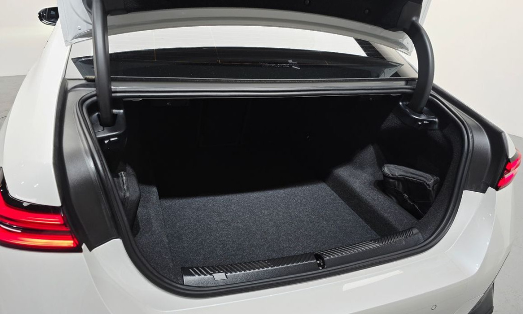 BMW 5-Series 520i Special Edition, 2026
