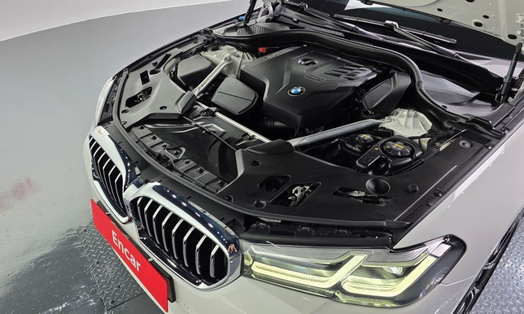 BMW 5-Series 530i M Sport Package, 2022