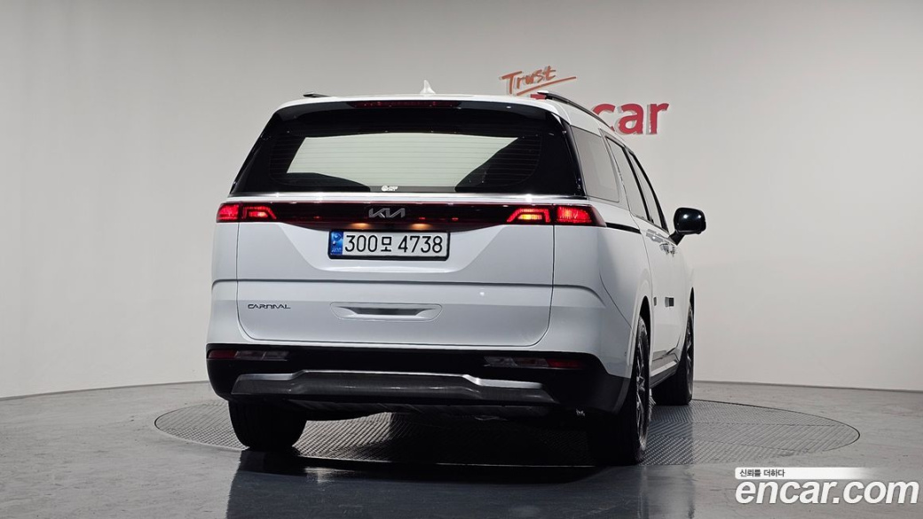 Kia Carnival 9-Seater Signature, 2023