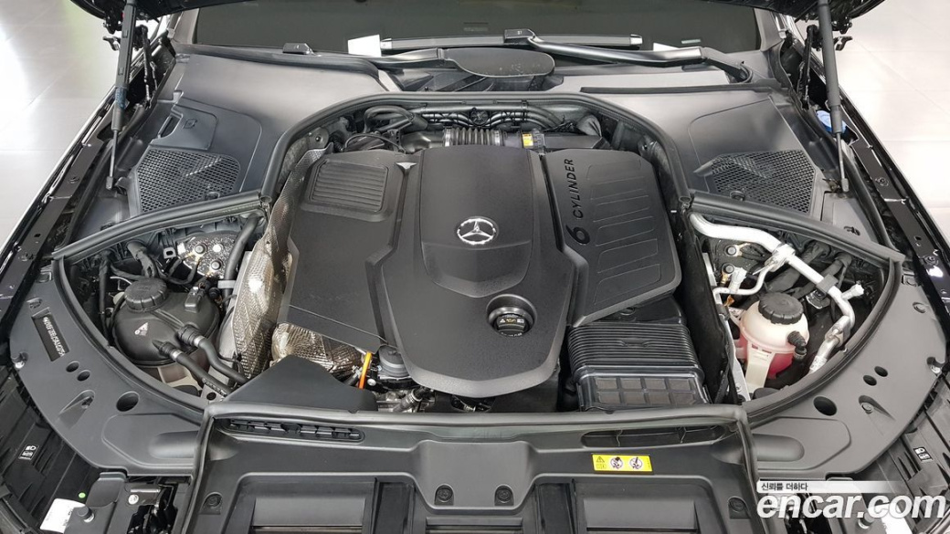 Mercedes-Benz S-Class S350 d 4MATIC, 2025