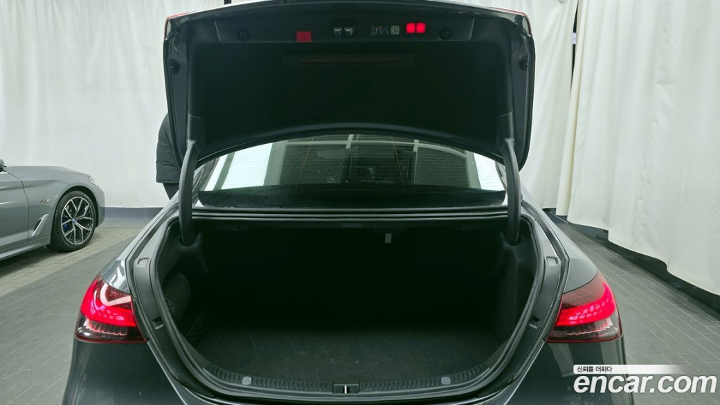 Mercedes-Benz E-Class E350 4MATIC Exclusive, 2023