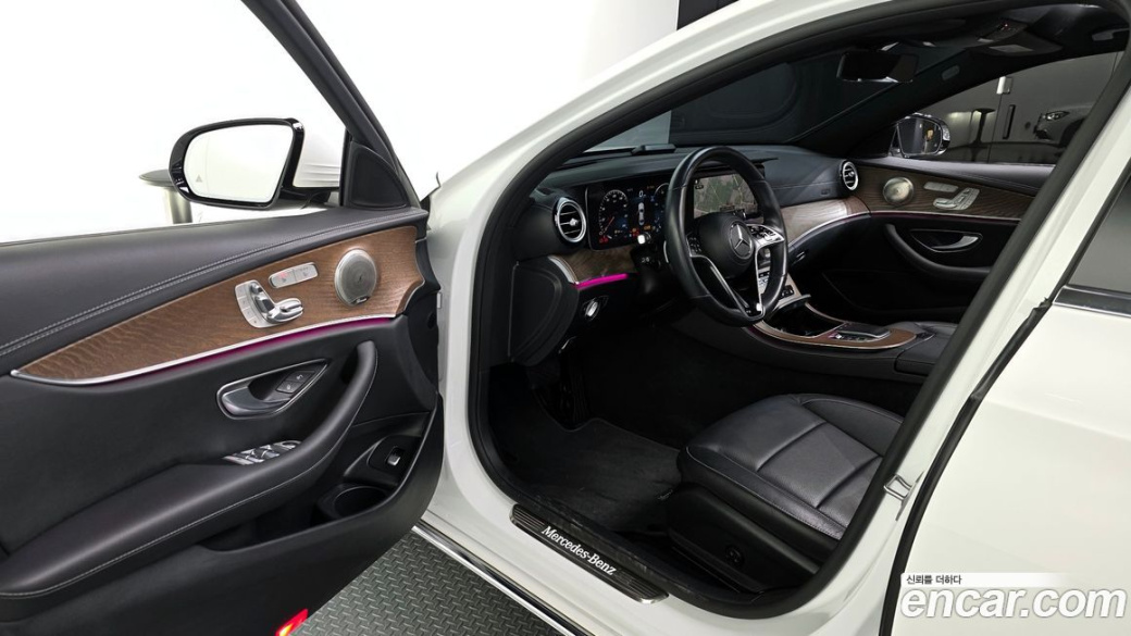 Mercedes-Benz E-Class E220d 4MATIC Exclusive, 2021