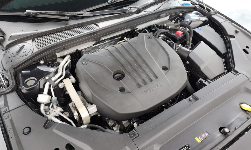 Volvo V90 B5 Ultimate AWD, 2024