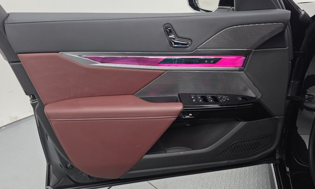 BMW 7-Series 740d xDrive M Sport, 2025