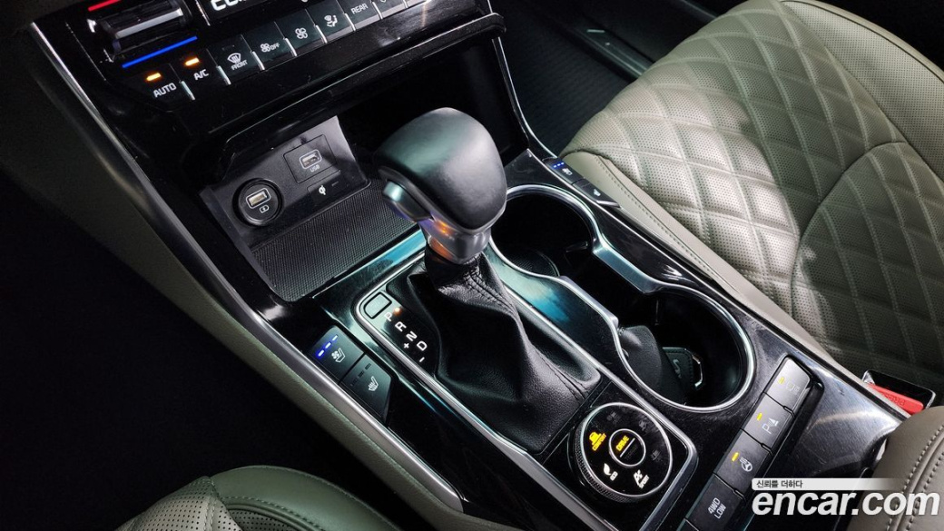 Kia Mohave Diesel 3.0 4WD 6-Seater, 2022