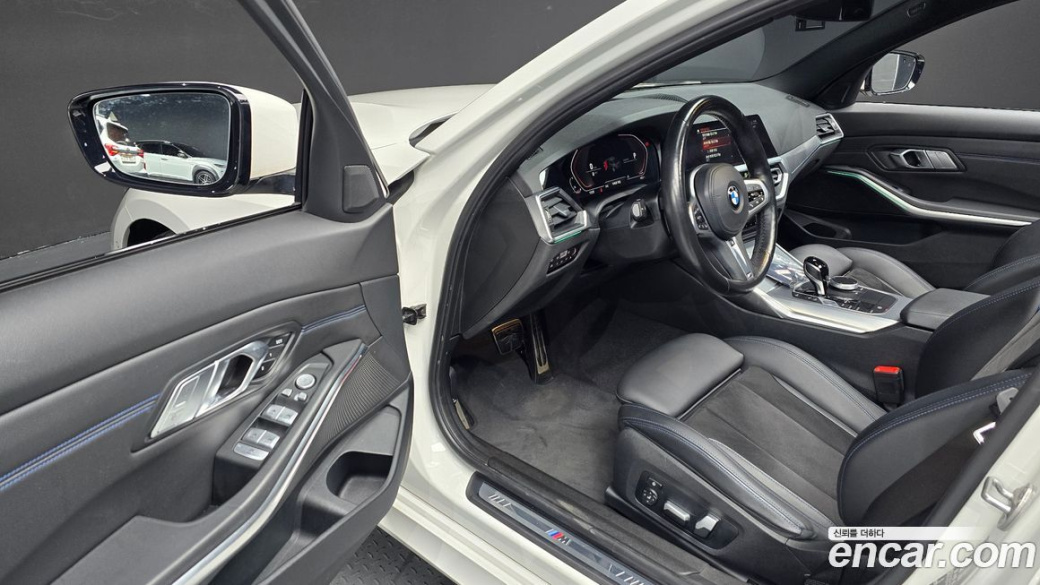 BMW 3-Series 320i M Sport, 2022