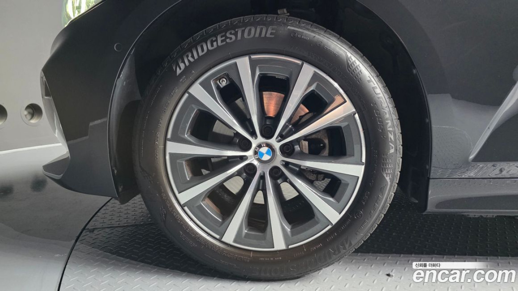 BMW 3-Series 320i, 2023