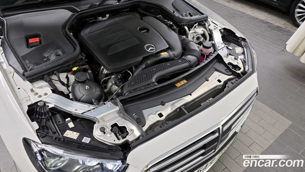 Mercedes-Benz E-Class E350 4MATIC Exclusive, 2023