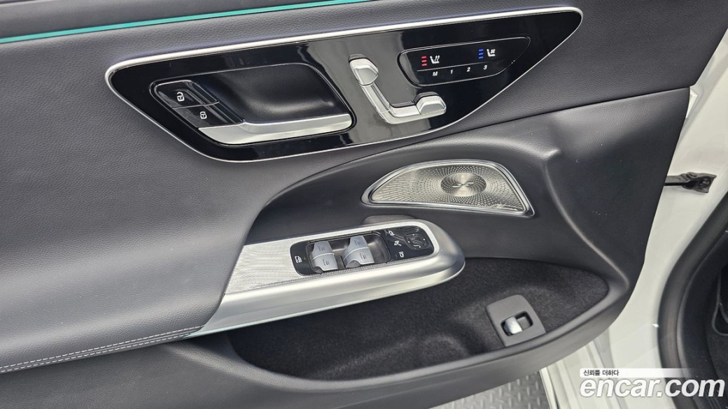 Mercedes-Benz E-Class E300 4MATIC AMG Line, 2024