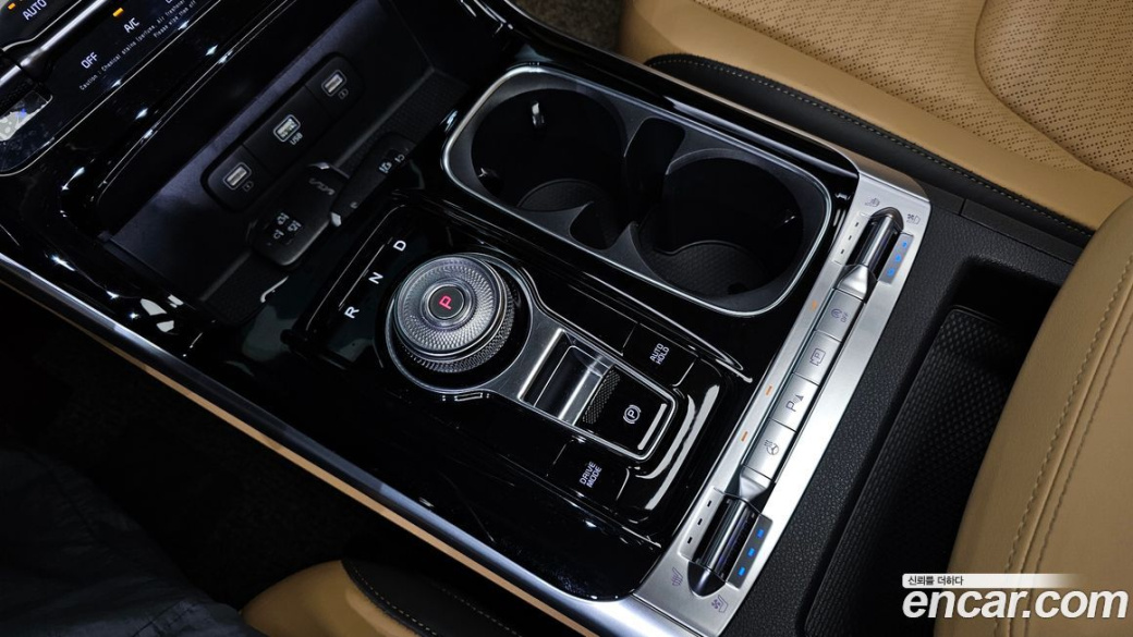 Kia Carnival 7-Seater Signature, 2023