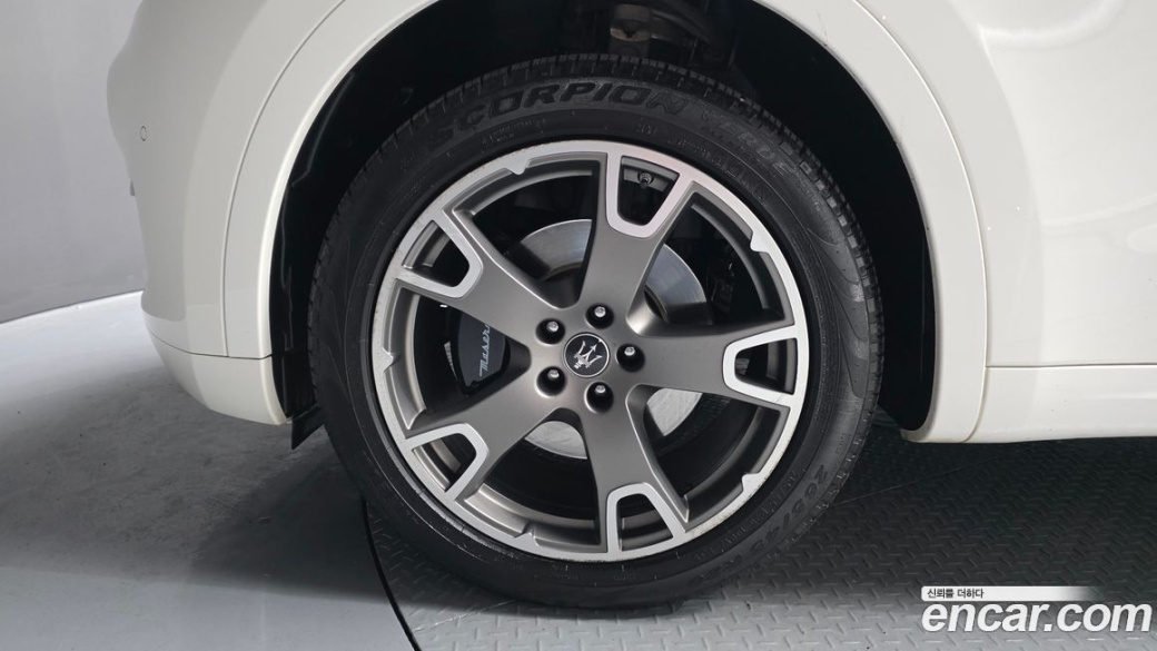 Maserati Levante 2.0 GT AWD, 2022