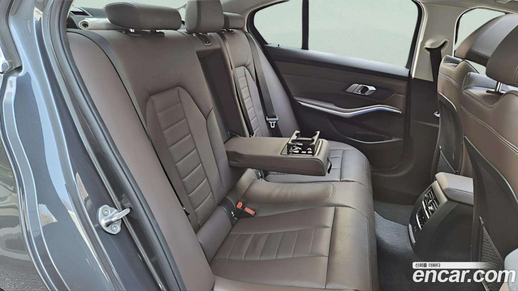 BMW 3-Series 320d Luxury, 2022