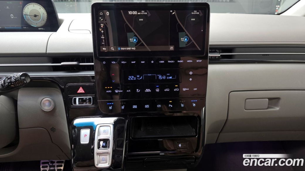 Hyundai Staria 4WD Lounge 7-Seater, 2023