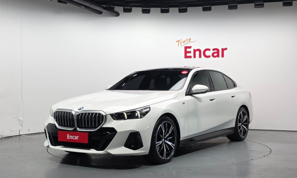 BMW 5-Series 530i xDrive M Sport, 2025