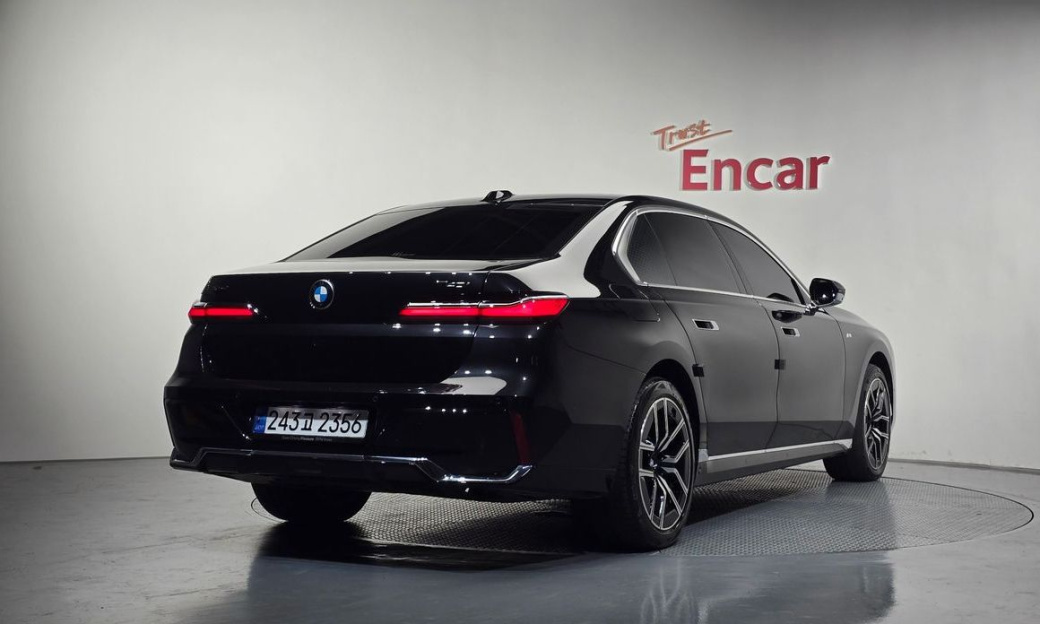 BMW 7-Series 740i xDrive M Sport, 2024