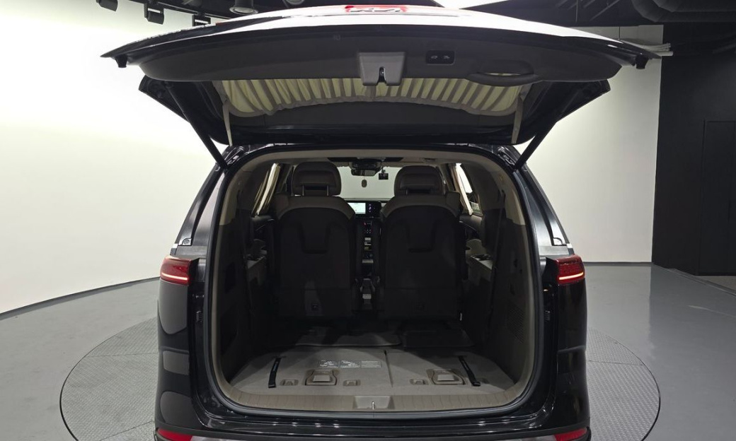 Kia Carnival 7-Seater Hi-Limousine, 2022