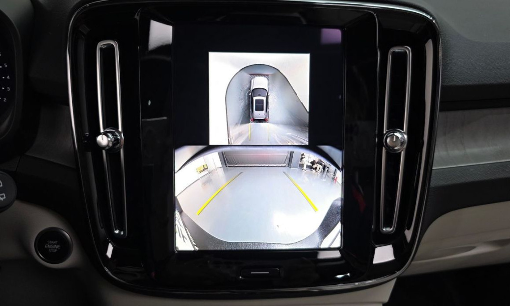 Volvo XC40 B4 Ultra Bright, 2026