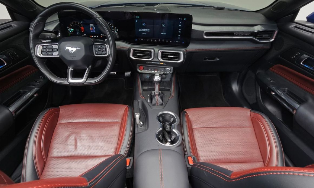 Ford Mustang 2.3 Ecoboost Premium Convertible, 2024