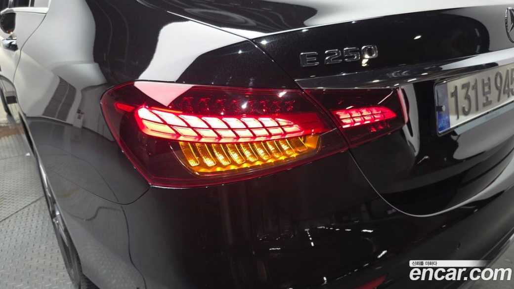 Mercedes-Benz E-Class E250 AMG Line, 2023