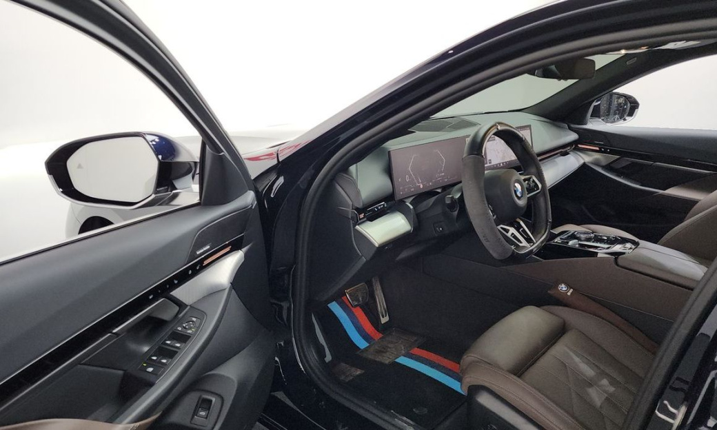 BMW 5-Series 520i M Sport, 2024