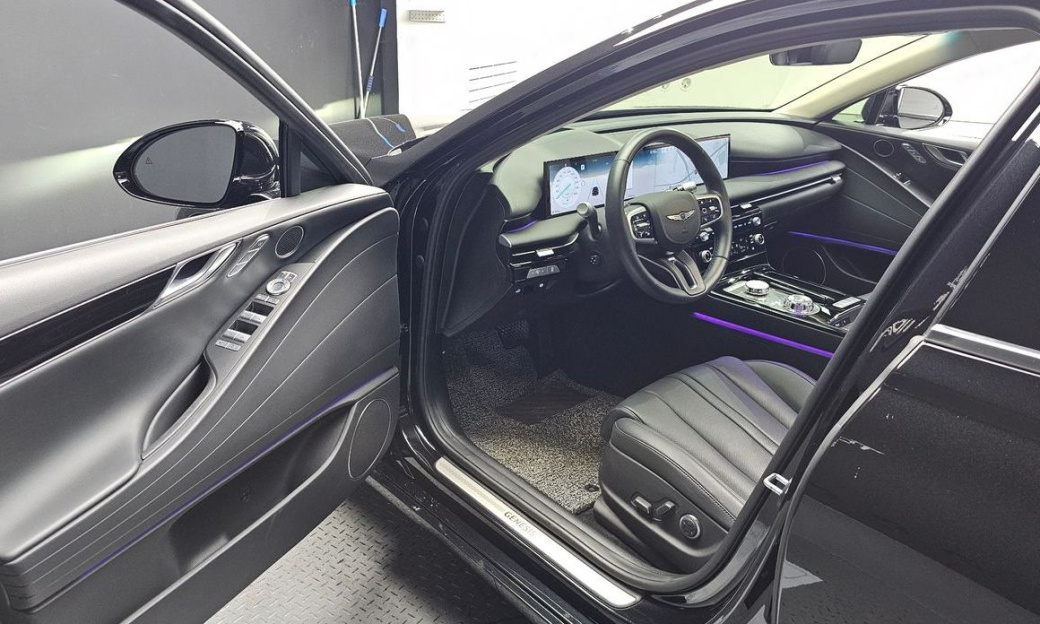 Genesis G80 Gasoline 2.5 Turbo AWD, 2025