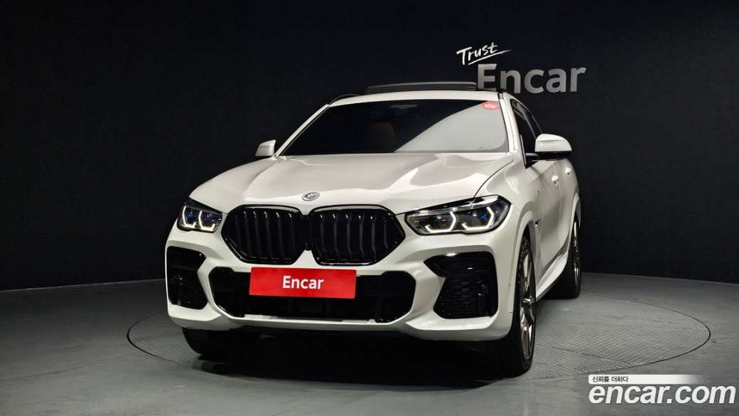 BMW X6 M50i, 2023