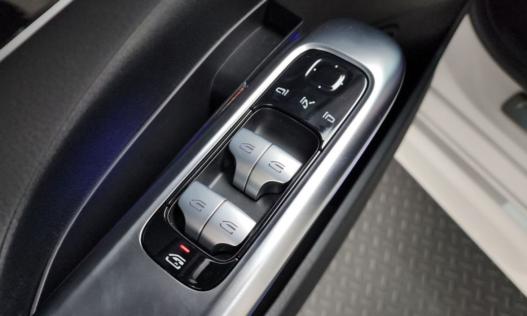 Mercedes-Benz C-Class C200 AMG Line, 2025