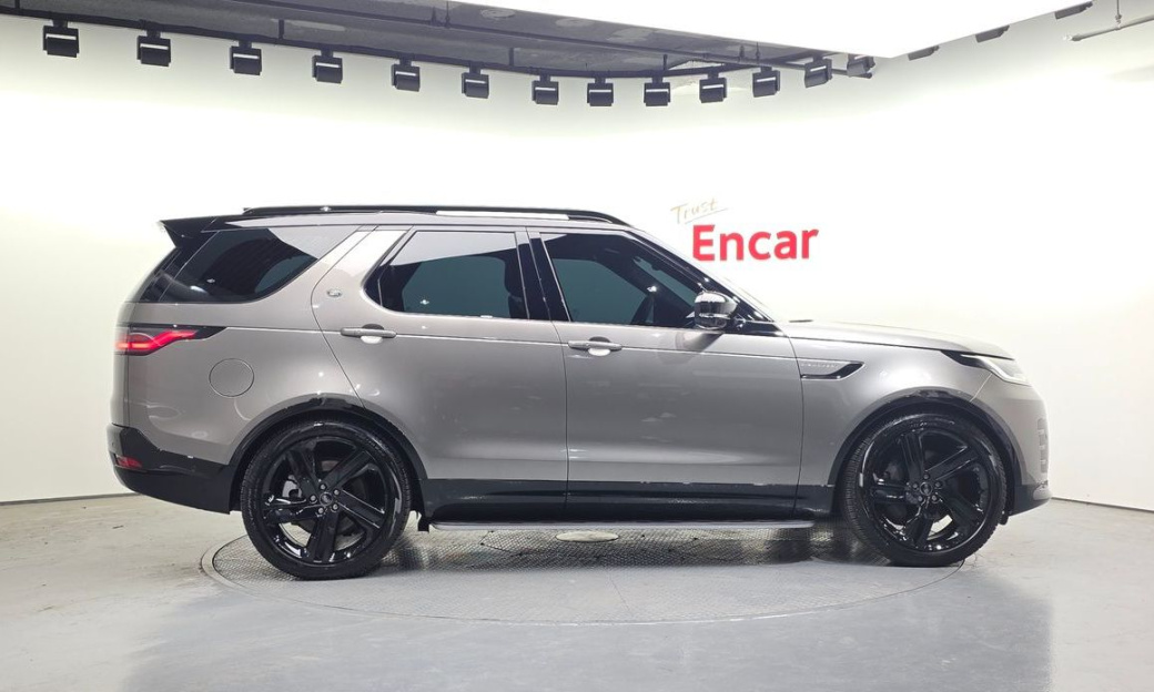 Land Rover Discovery P360 Dynamic HSE, 2024
