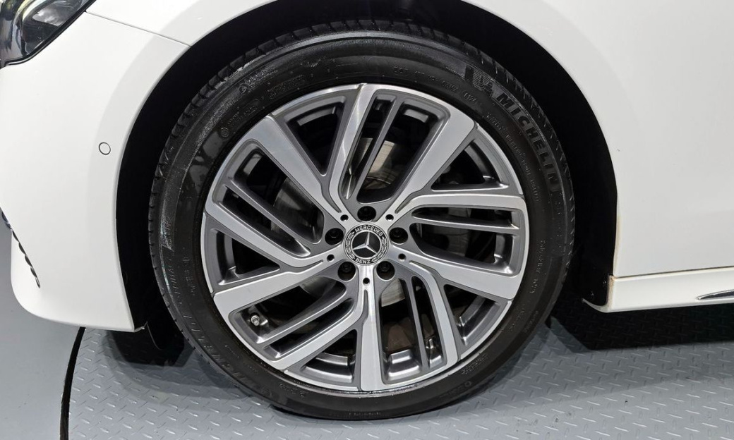 Mercedes-Benz E-Class E220d 4MATIC Exclusive, 2024
