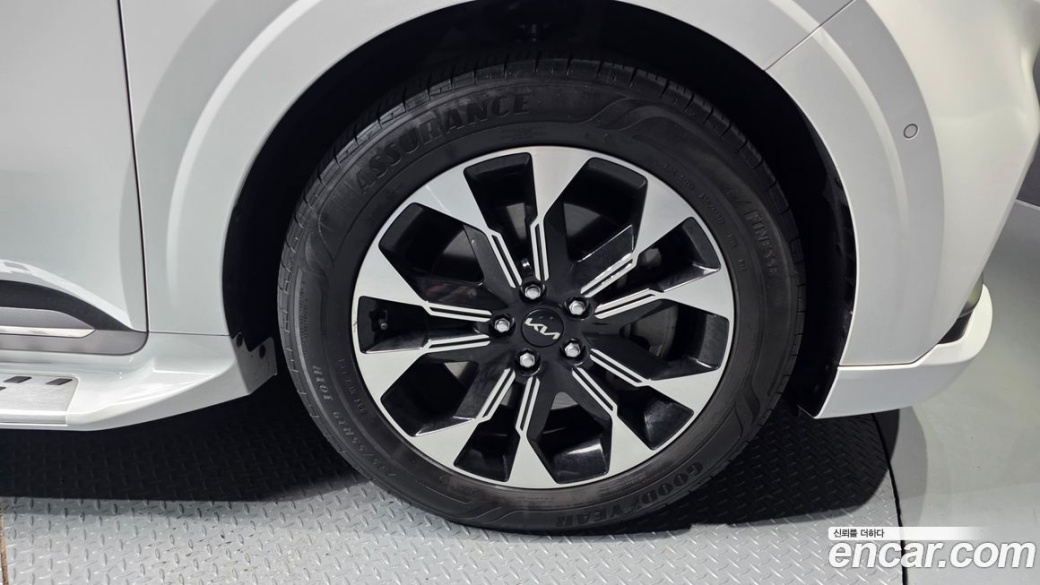 Kia Carnival 7-Seater Hi-Limousine, 2022