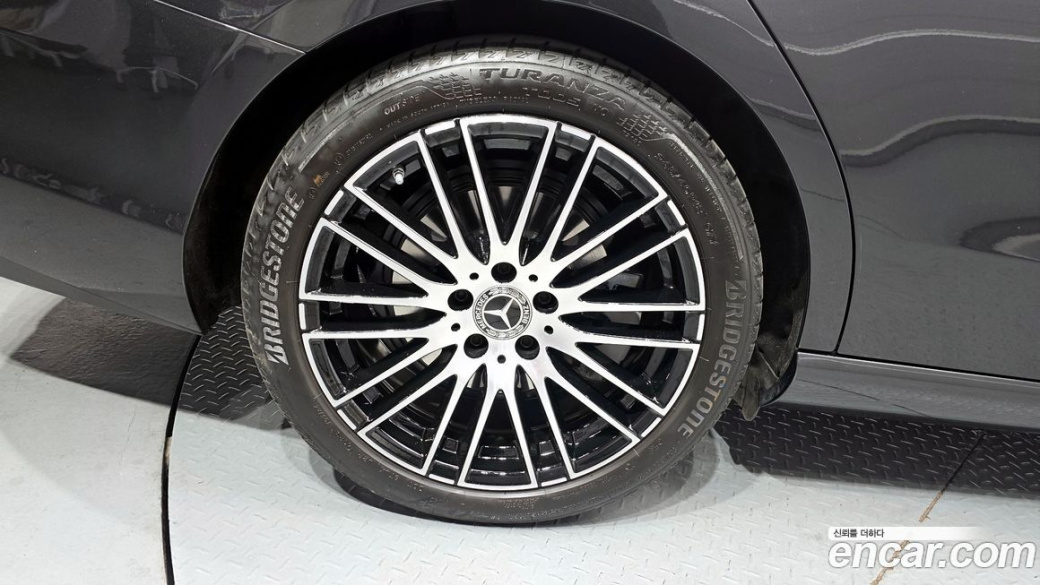 Mercedes-Benz C-Class C300 4MATIC Avantgarde, 2024