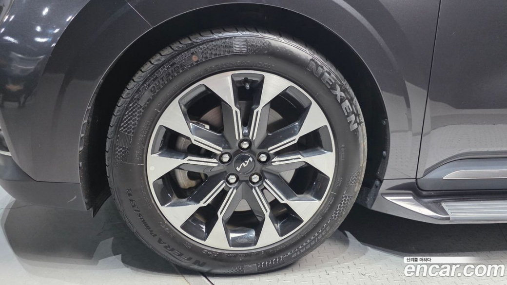 Kia Carnival 7-Seater Signature, 2023