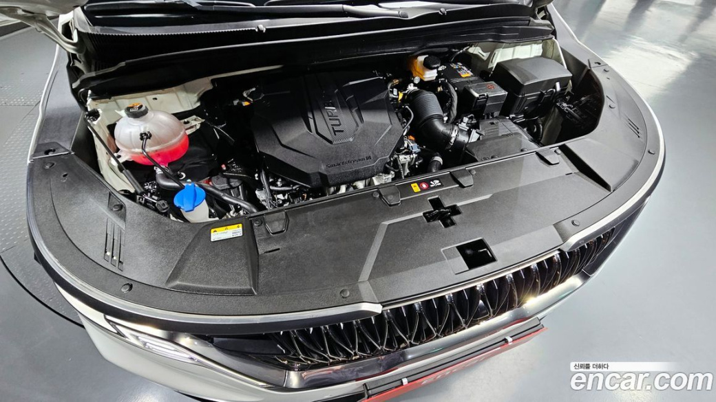 Kia Carnival 7-Seater Signature, 2023