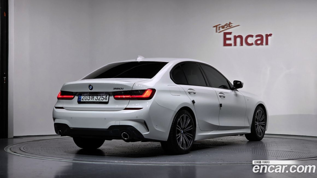 BMW 3-Series 320i M Sport, 2022