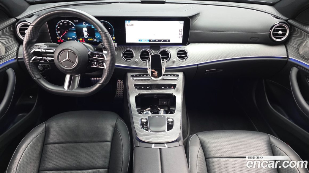 Mercedes-Benz E-Class E350 4MATIC AMG Line, 2022