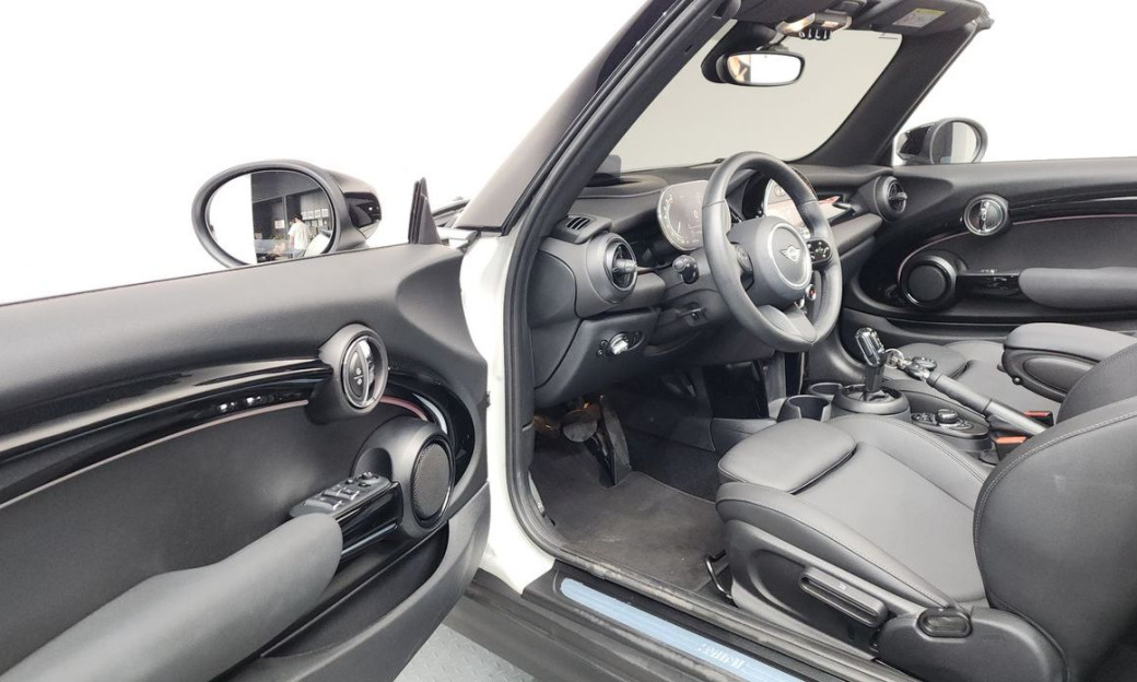 Mini Cooper Convertible Classic, 2024