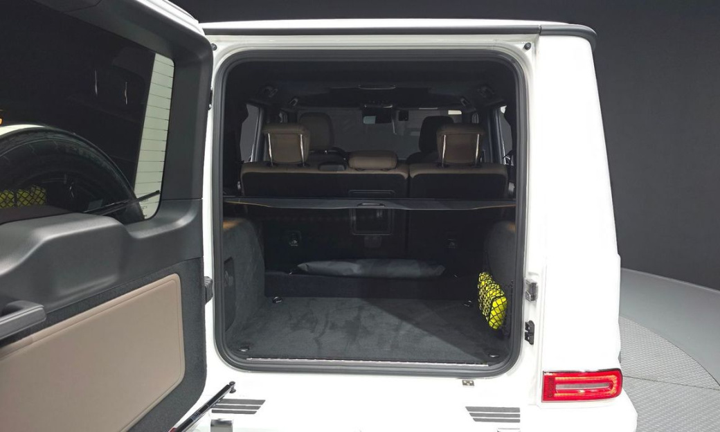 Mercedes-Benz G-Class G450d, 2025
