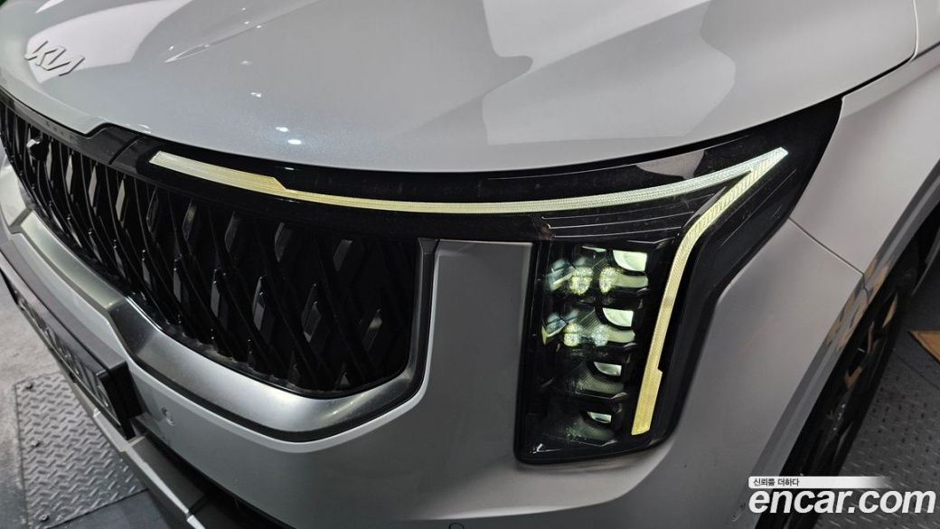 Kia Carnival 9-Seater Prestige, 2025