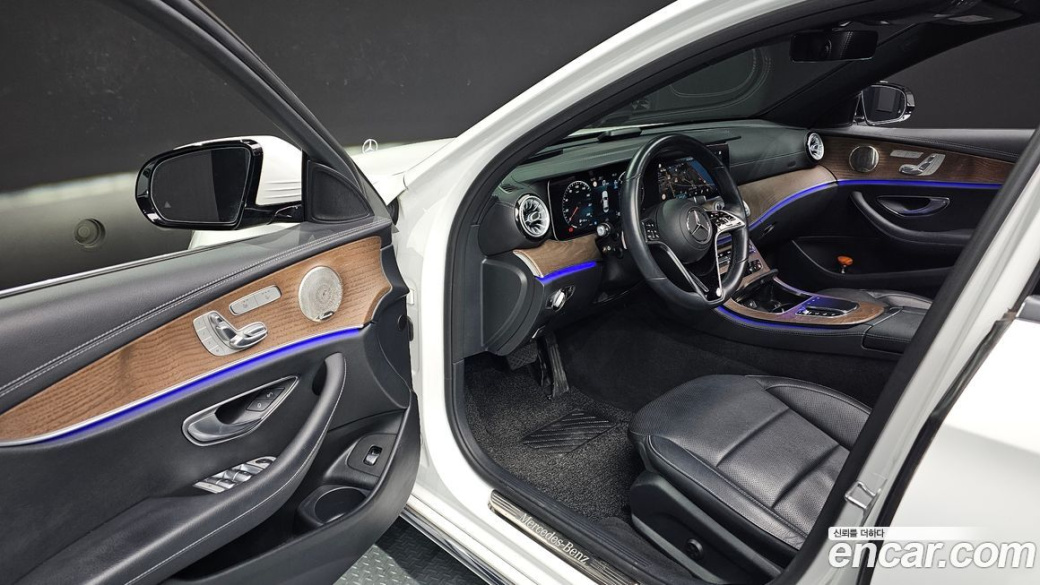 Mercedes-Benz E-Class E220d 4MATIC Exclusive, 2022