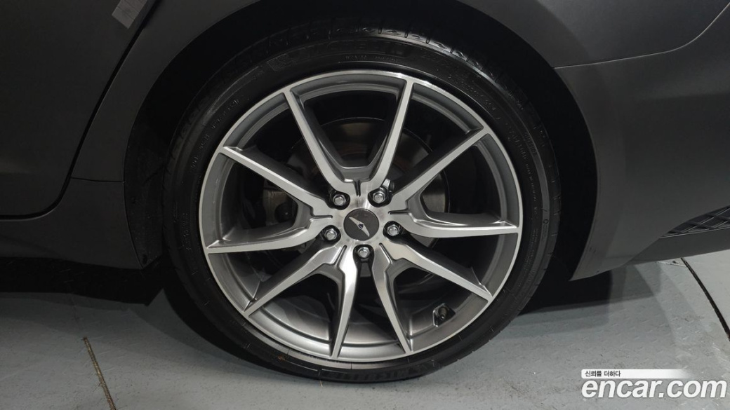 Genesis G70 Gasoline 2.0T 4WD, 2022