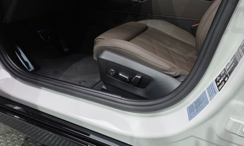 BMW 5-Series 523d xDrive M Sport, 2024
