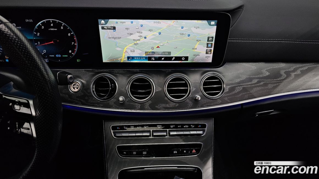 Mercedes-Benz E-Class E350 4MATIC AMG Line, 2023