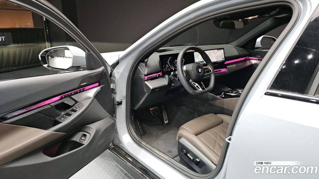 BMW 5-Series 520i M Sport, 2025