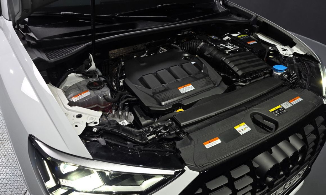 Audi Q3 35 TDI Premium, 2025